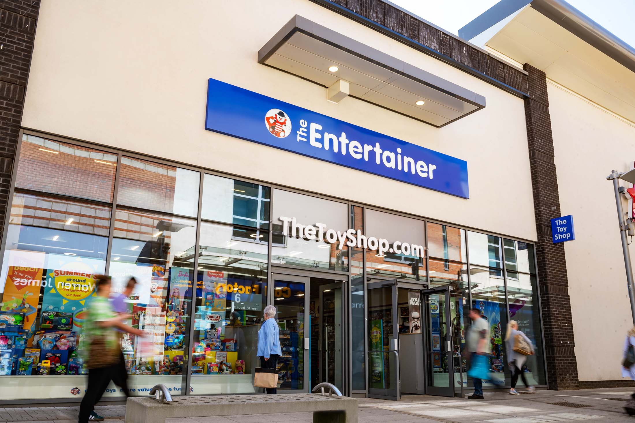 - the-entertainer.jpg